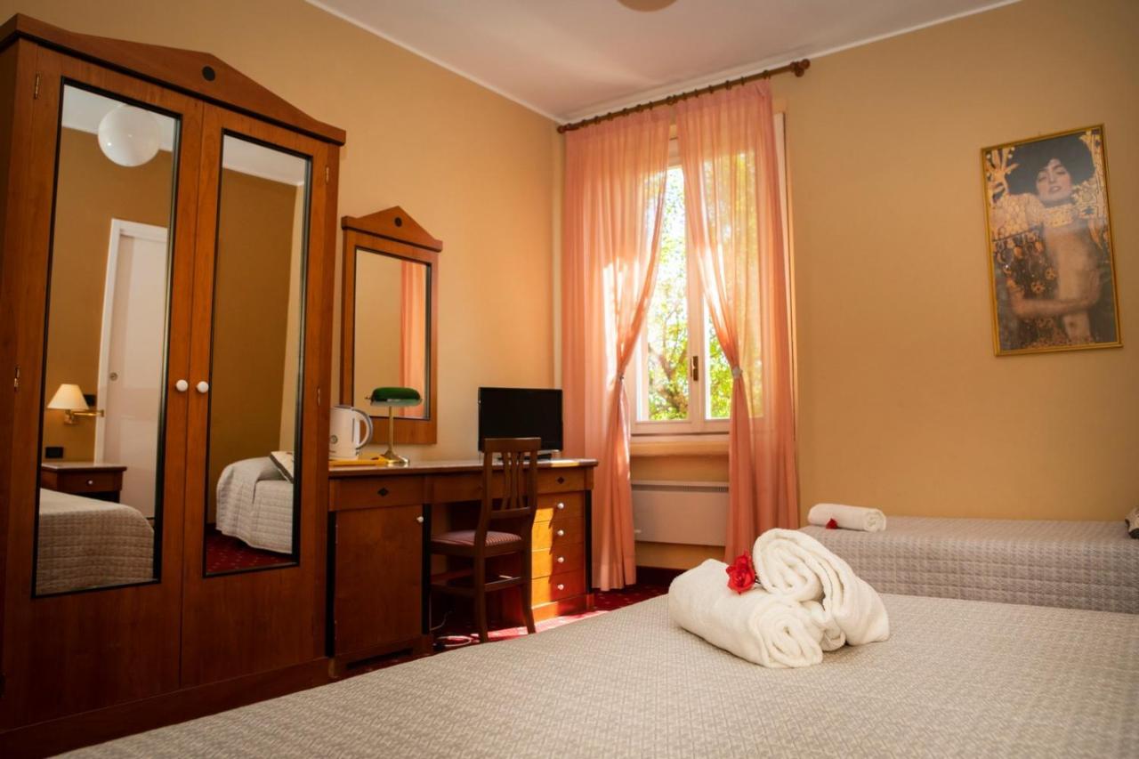 Hotel Milano Pool & Garden Salice Terme Eksteriør bilde
