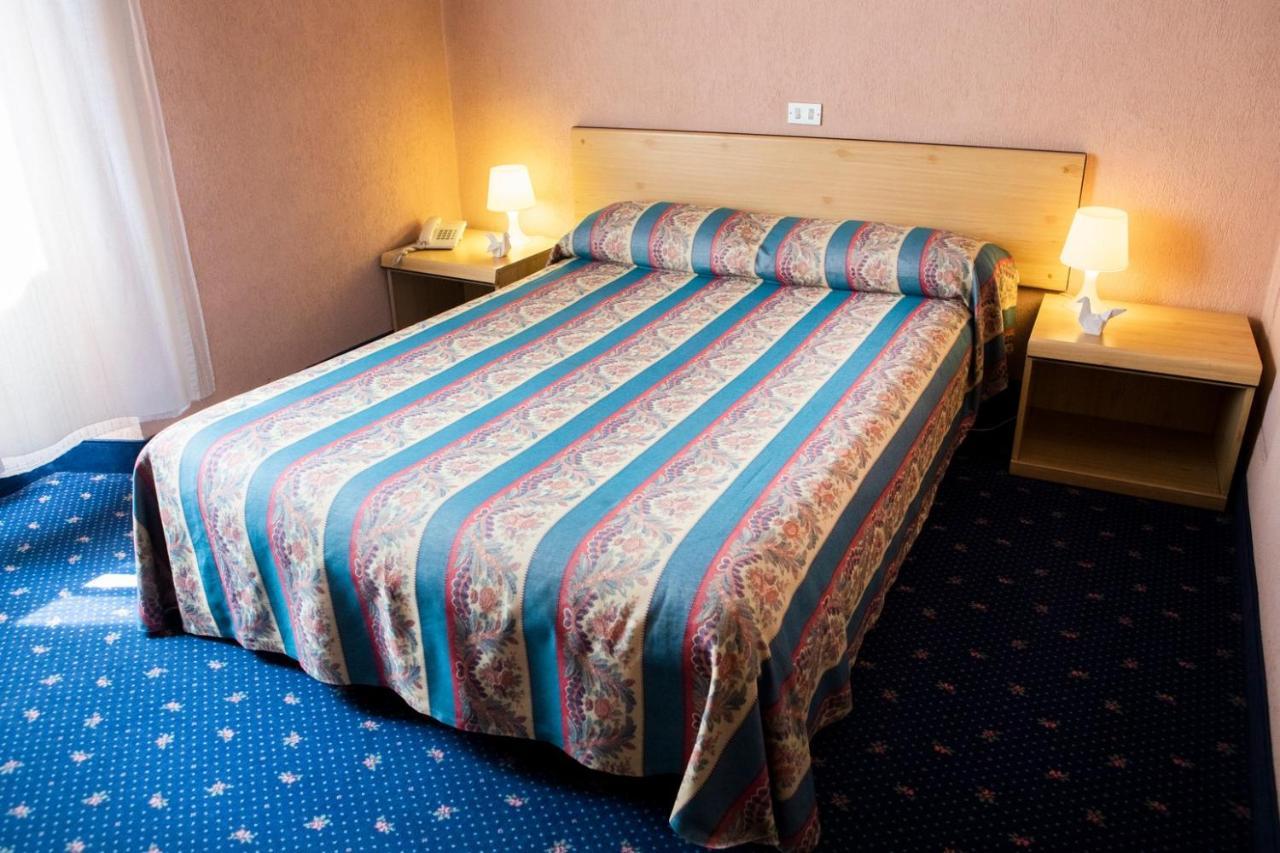 Hotel Milano Pool & Garden Salice Terme Eksteriør bilde