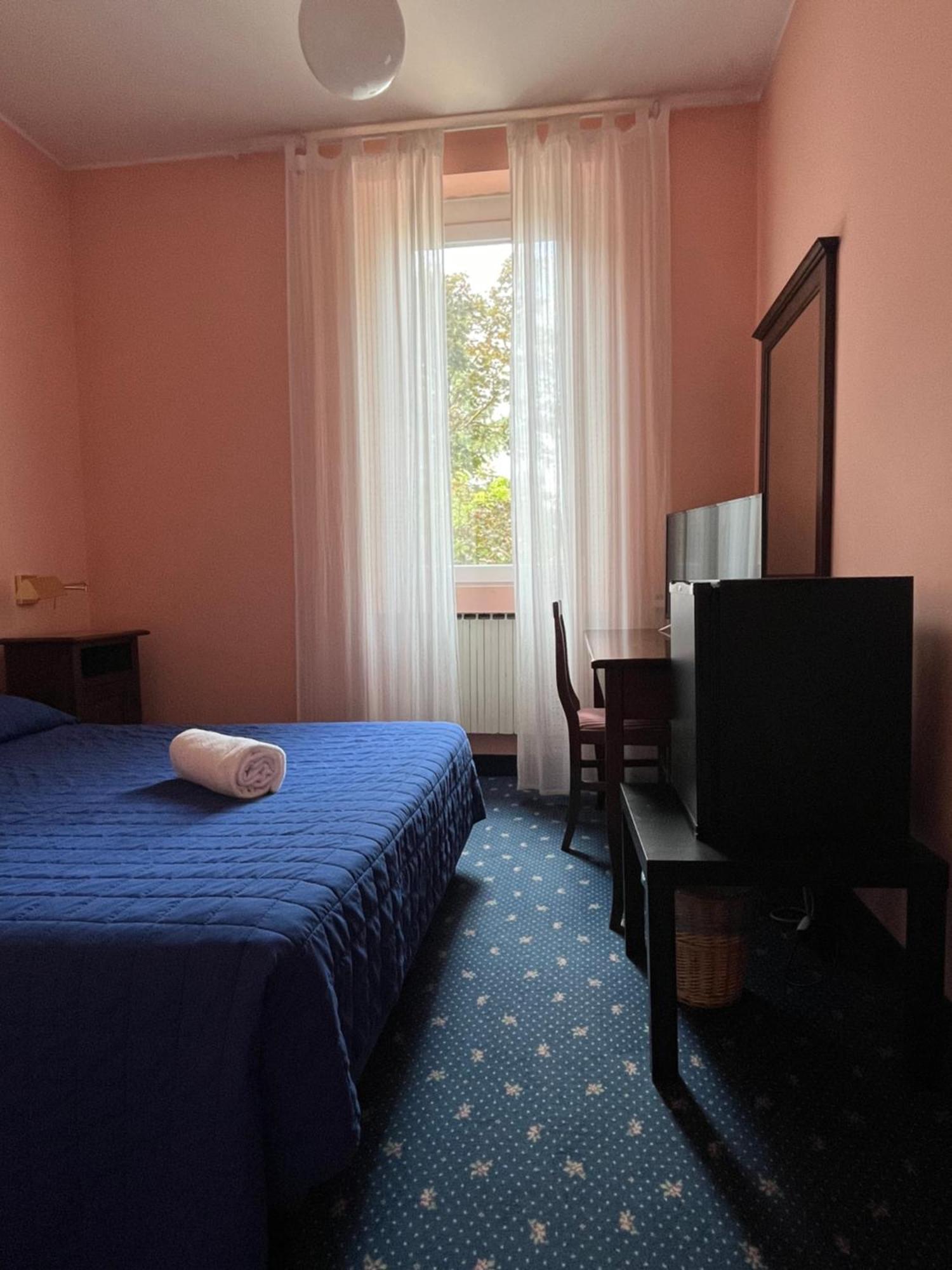 Hotel Milano Pool & Garden Salice Terme Eksteriør bilde